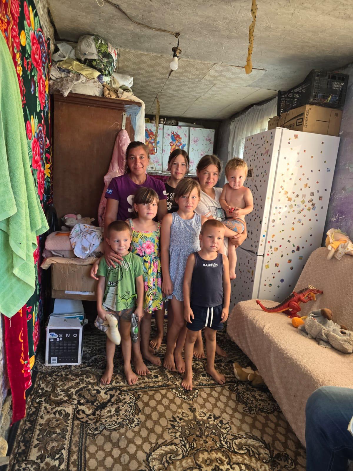 Casă pentru familia Chicu (7 copii)